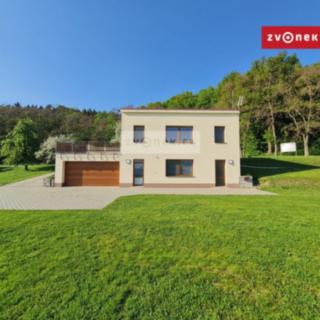 Pronájem dvougeneračního domu 150 m² Lukov, Hradská