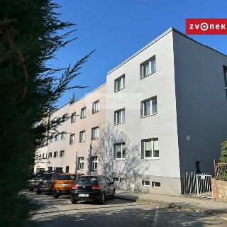 Prodej rodinného domu 480 m² Zlín, 