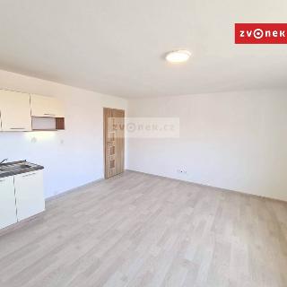 Pronájem bytu 1+kk a garsoniéry 28 m² Zlín, Švermova