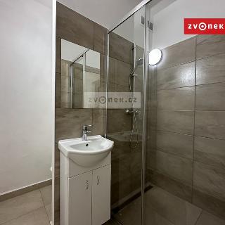 Pronájem bytu 1+kk a garsoniéry 29 m² Zlín, Ševcovská