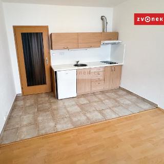 Pronájem bytu 1+kk a garsoniéry 28 m² Zlín, Na Honech I