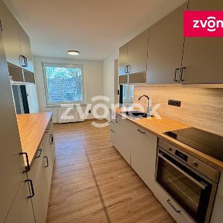 Pronájem bytu 4+1 83 m² Zlín, Slunečná