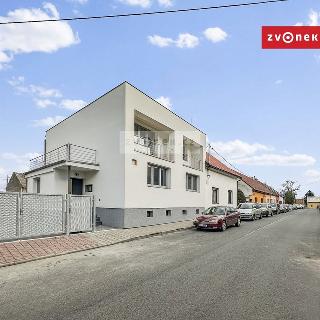 Prodej rodinného domu 350 m² Kvasice, 