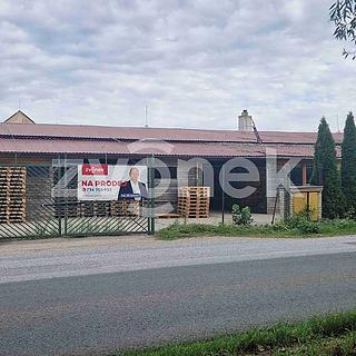 Prodej výrobního objektu 2890 m&sup2; Louka