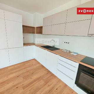 Pronájem bytu 2+kk 60 m² Zlín, Zarámí