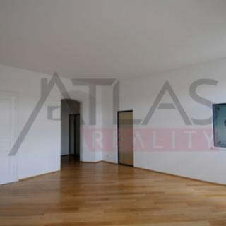 Pronájem bytu 4+1 114 m² Praha