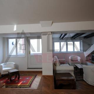 Pronájem bytu 3+1 96 m² Praha