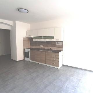 Pronájem bytu 1+kk a garsoniéry 32 m² Milevsko, 5. května