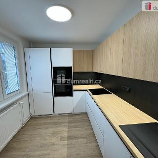 Prodej bytu 4+1 85 m² Zlín, Ševcovská