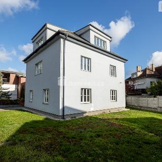 Prodej rodinného domu 290 m² Praha, Pomněnková