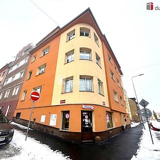 Prodej bytu 3+kk 80 m&sup2; Cheb