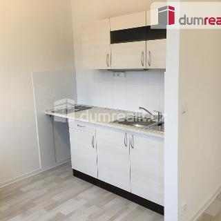 Pronájem bytu 1+kk a garsoniéry 29 m² Praha, Moulíkova