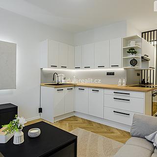 Prodej bytu 2+1 61 m&sup2; Sokolov