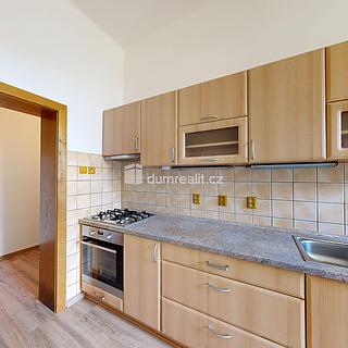 Pronájem bytu 2+1 70 m&sup2; Opava