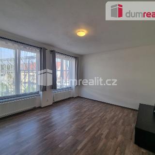 Pronájem bytu 1+kk a garsoniéry 33 m² Kolín, Václavská