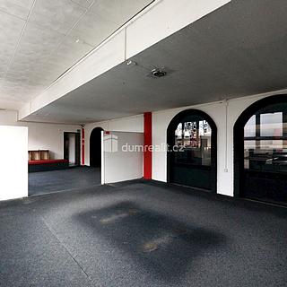 Pronájem obchodu 420 m&sup2; Orlová