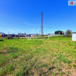 Prodej komerčního pozemku 476 m² Kunovice