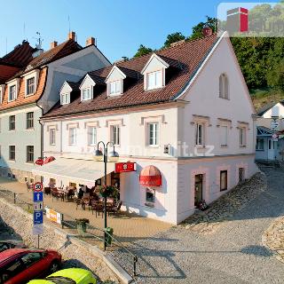 Prodej hotelu a penzionu 533 m² Hluboká nad Vltavou, nám. Čsl. armády