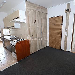 Prodej bytu 2+1 64 m&sup2; Hroznětín
