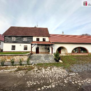 Pronájem rodinného domu 180 m² Ploskovice, Těchobuzice