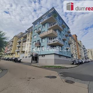 Pronájem garáže 15 m² Praha, Velké Kunratické