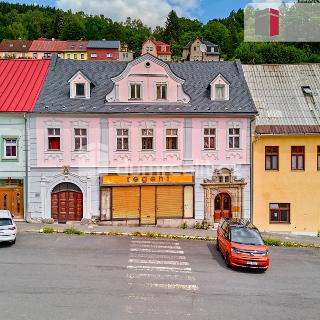 Prodej rodinného domu 700 m² Jáchymov, náměstí Republiky