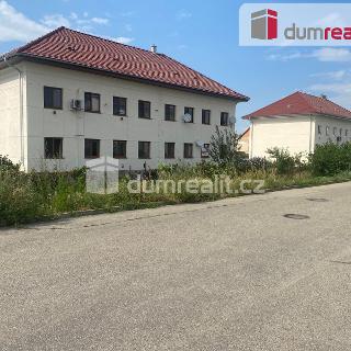 Prodej bytu 3+1 70 m² Lužice, Velkomoravská