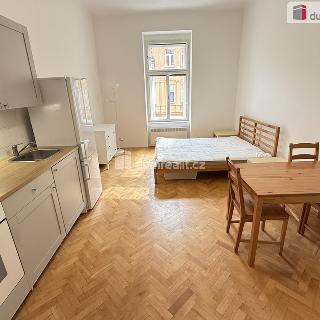 Pronájem bytu 1+kk a garsoniéry 38 m² Praha, Klicperova