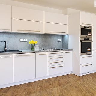 Prodej bytu 3+kk 65 m&sup2; Všemina