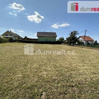 Prodej stavební parcely 1 032 m² Tuklaty, Příčná