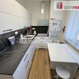 Pronájem bytu 3+1 69 m² Uherské Hradiště, náměstí Republiky