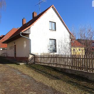 Pronájem rodinného domu 100 m² Louňovice pod Blaníkem, U Pivovaru