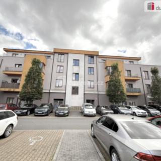Prodej bytu 1+kk a garsoniéry 33 m² Uherské Hradiště, Zelené náměstí