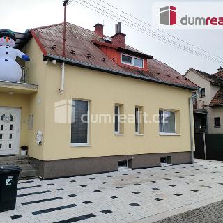 Pronájem rodinného domu 90 m² Zlín, Záhumení I