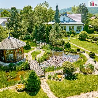 Prodej rodinného domu 1 333 m² Karlovy Vary, Česká