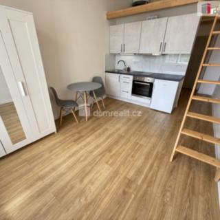 Pronájem bytu 1+kk a garsoniéry 35 m² Praha Smíchov, Na Valentince