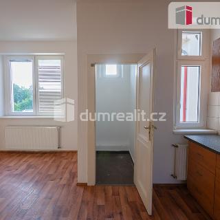 Pronájem bytu 2+1 83 m² Kolín, Kmochova