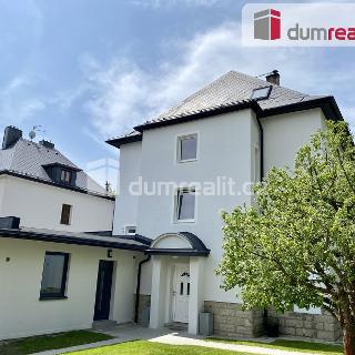 Prodej bytu 3+kk 80 m² Mariánské Lázně, Polní