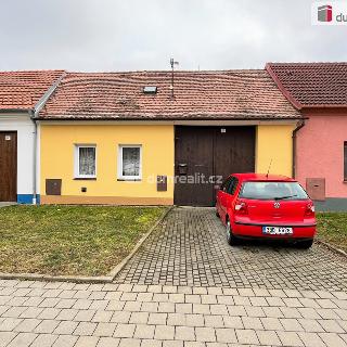 Prodej rodinného domu 598 m² Strážnice, Újezd