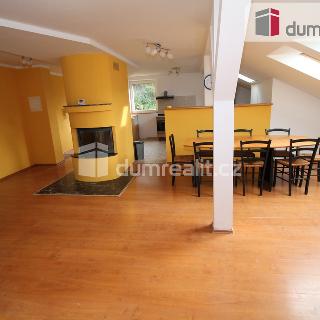 Pronájem bytu 4+kk 120 m² Dalovice, U Kostela