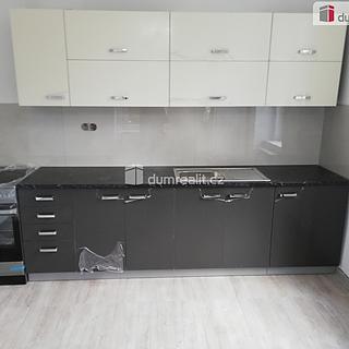 Pronájem bytu 2+1 80 m&sup2; Modlany
