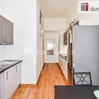 Pronájem bytu 1+1 35 m² Praha, Husitská