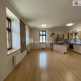 Pronájem bytu 3+kk 125 m² Vítkov, náměstí Jana Zajíce