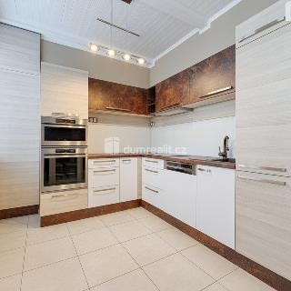 Prodej bytu 3+1 99 m² Hodonín, Blažkova