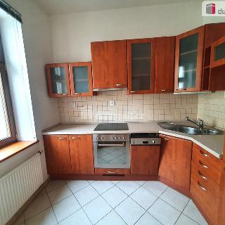 Pronájem bytu 1+kk a garsoniéry 40 m² Praha, Na Petynce