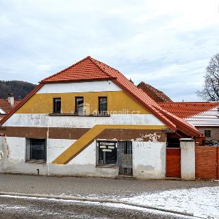 Prodej rodinného domu 340 m² Starý Plzenec, Masarykovo náměstí