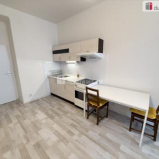 Pronájem bytu 1+kk a garsoniéry 30 m² Praha Smíchov, Moulíkova