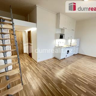 Pronájem bytu 1+kk, garsoniery 32 m² Praha