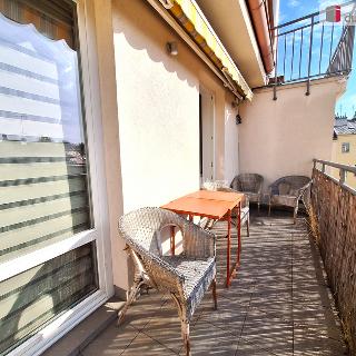 Pronájem bytu 2+kk 49 m² Praha, Mánesova