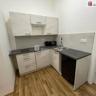 Pronájem bytu 2+kk 34 m² Praha, Nusle